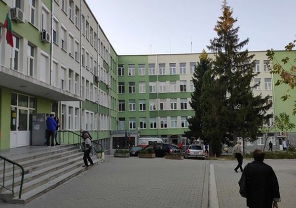 Отложиха избора на управител на болницата в Павликени