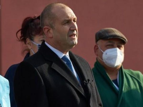 Радев: Процедурите за купуване на оборудване по „Българската Коледа“ са прозрачни