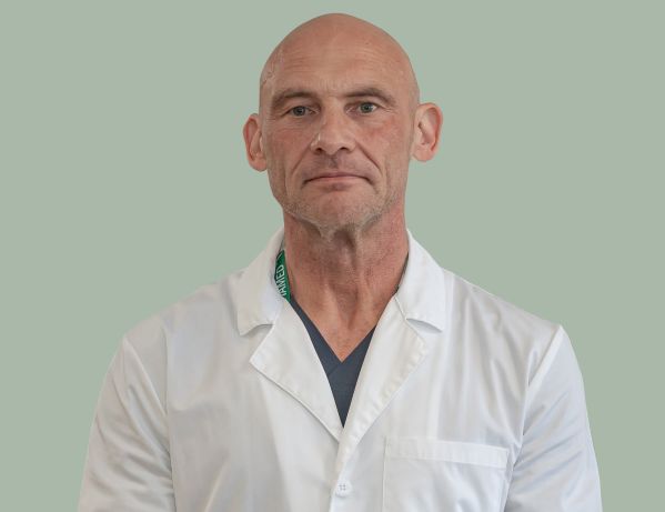 Проф. Хорачек, неврохирург от Германия в