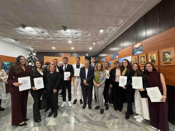 Десет студенти от МУ - Варна получиха награди от Община Варна
