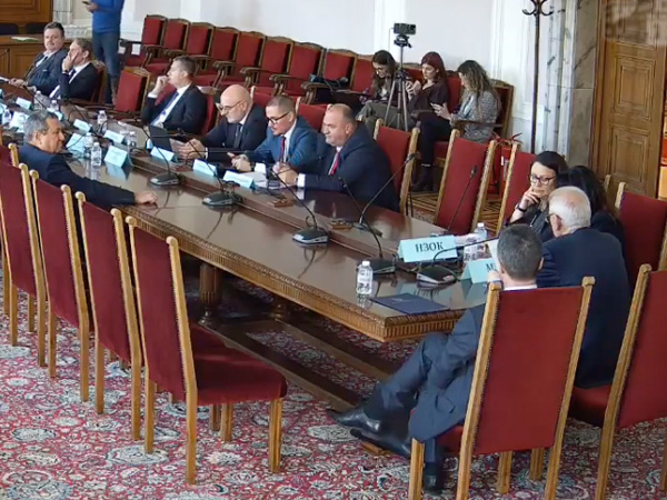 Парламентарната здравна комисия прие бюджета на НЗОК на извънредно заседание 