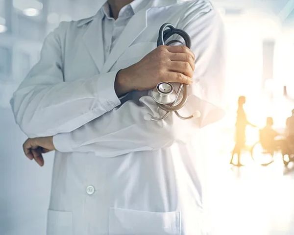 Как медицинското облекло влияе на доверието между лекар и пациент?