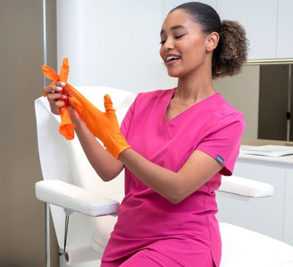 Как медицинското облекло влияе на доверието между лекар и пациент?