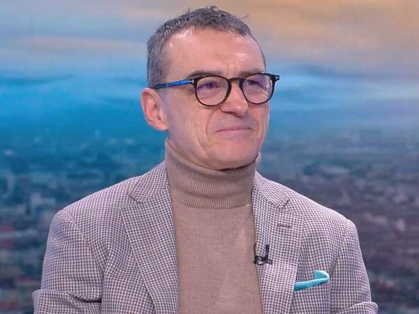 Проф. Петров: Обществените дефибрилатори правят от свидетелите спасители