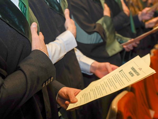 Над 600 млади лекари от МУ-София се дипломират утре