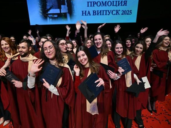 Дипломираха се абсолвенти от Факултета по фармация на МУ – Варна
