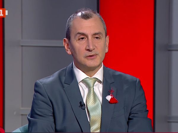 Доц. Околийски: Към този момент не съм планирал смени на болнични директори