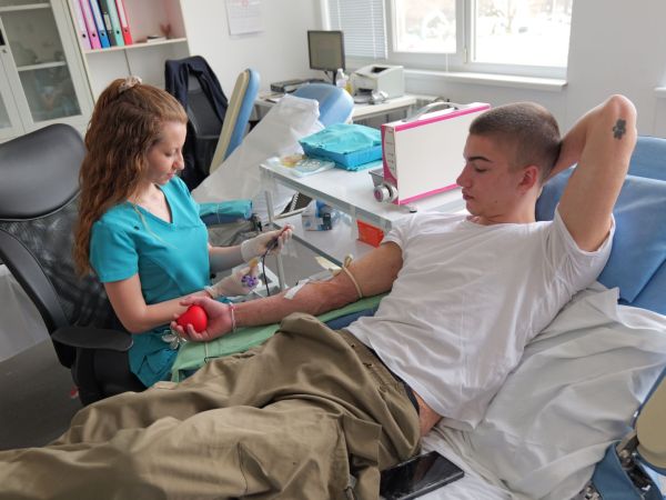 Над 2000 души дариха кръв в Бургас само за първите два месеца на годината