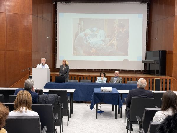 Очната клиника на УМБАЛ „Св. Анна“ вече носи името на проф. Никола Константинов