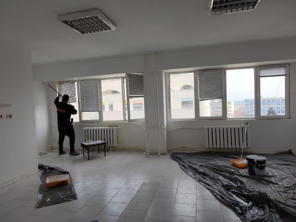 Строителни фирми обновяват безвъзмездно болнични стаи в УМБАЛ Бургас