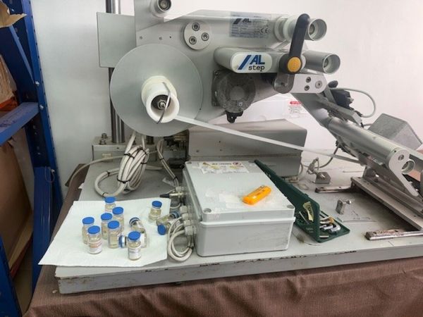 Разбита е производствена база за фалшиви лекарства в София