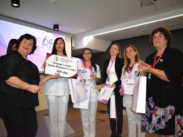 16 отбора бъдещи медсестри и акушерки от 7 университета участваха в състезанието „Учим, за да помагаме“