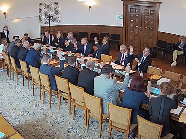 Здравната комисия стартира процедурата за избор на втори подуправител на НЗОК