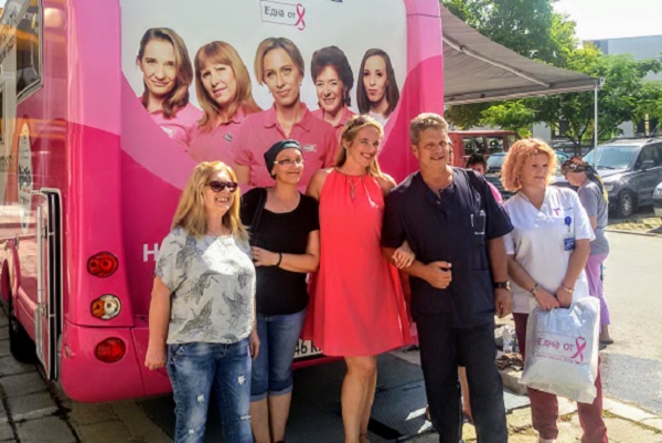 Розовият кемпер на Нана помогна на онкоболни жени и в Пловдив 