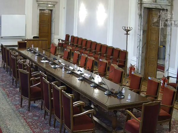 Днес изслушват кандидатите за управител и подуправител на НЗОК