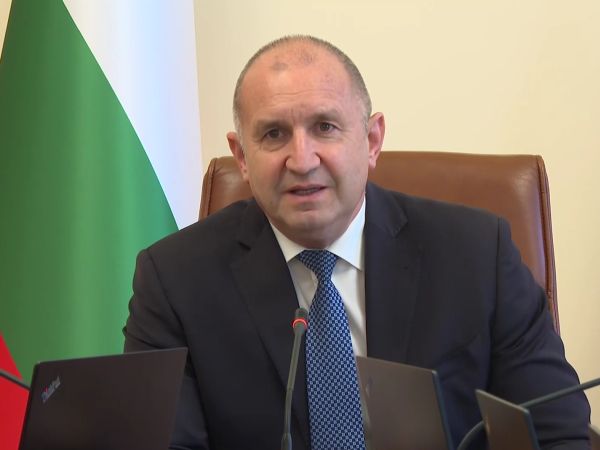 Увеличават заплатите на младите лекари