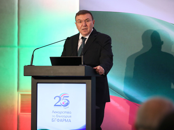 Проф. Ангелов: Трябва ни законодателство, което да насърчава оставането на генеричните лекарства на пазара