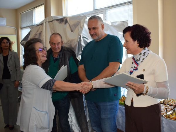 Специализирана апаратура за диагностика на очни проблеми при децата в МЦ „Вива“ – Пазарджик