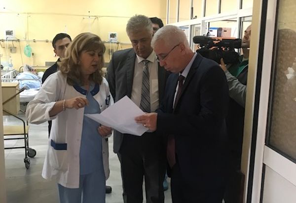 Министърът провери състоянието на клиники в „Пирогов“