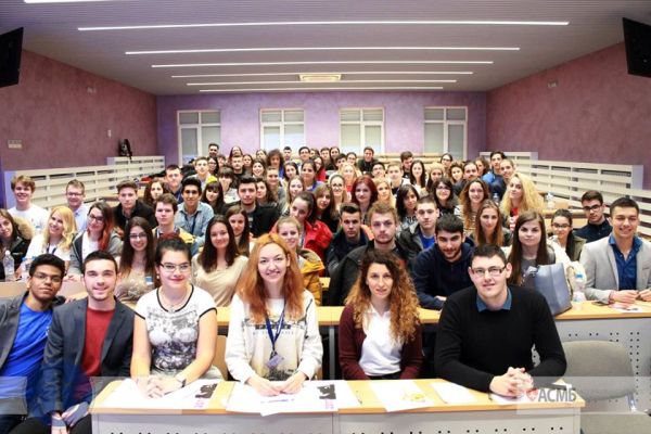 Над 370 студенти-медици в МУ - Пловдив идват за „Среща - 032“