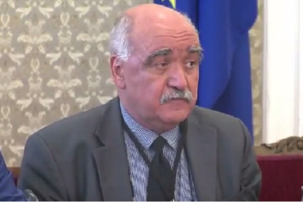 Проф. Плочев: С мораториума за нови лекарства касата ще си отдъхне за една година