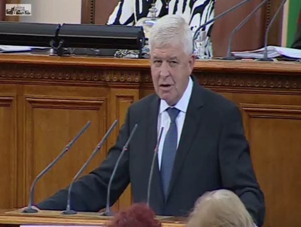 Кирил Ананиев на „изпит“ пред депутатите 