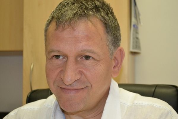 Д-р Стойчо Кацаров: Терминът надлимитна дейност скрива истината