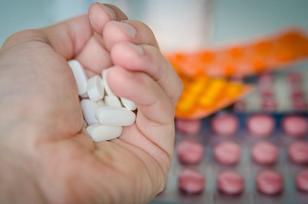 Проверяват 30 аптеки и 3 болници във връзка с нелегалната търговия с лекарства