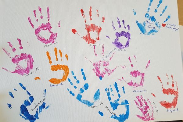 Подаръци, празнична програма и лакомства получиха малките пациенти на УМБАЛ „Свети Георги“