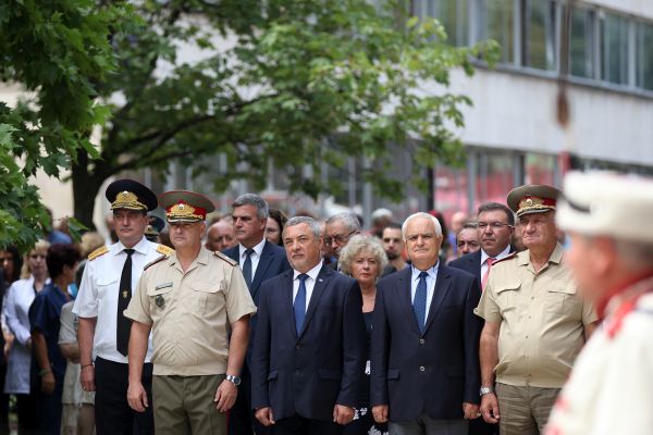 В Деня на спасението: Поклон пред медиците, загинали, за да живее друг