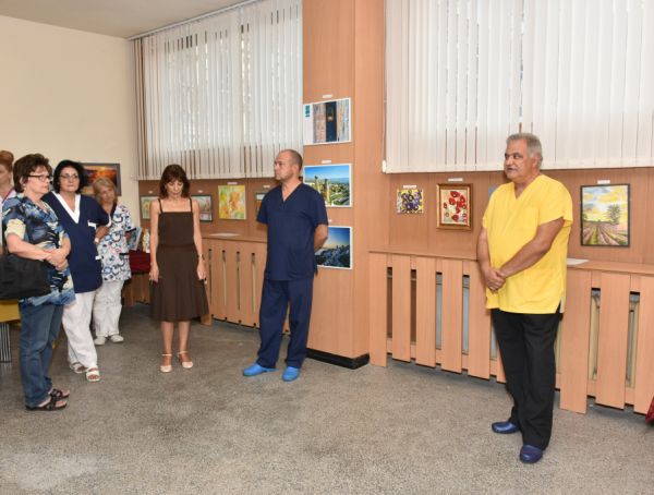 13 автори представиха творбите си в изложбата на УМБАЛ-Пловдив за 6 септември