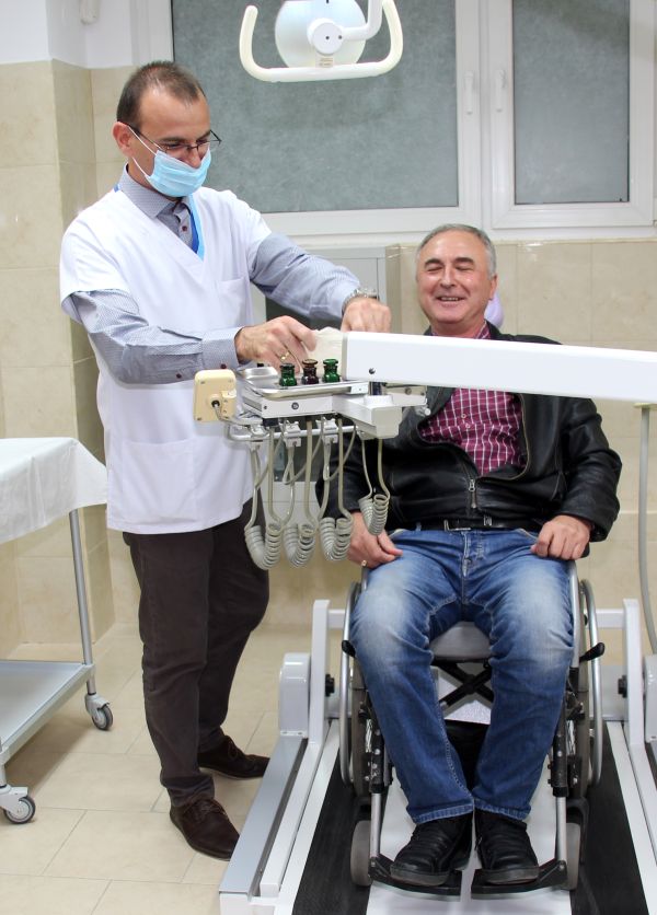 За първи път у нас откриха стоматологичен кабинет за хора с увреждания