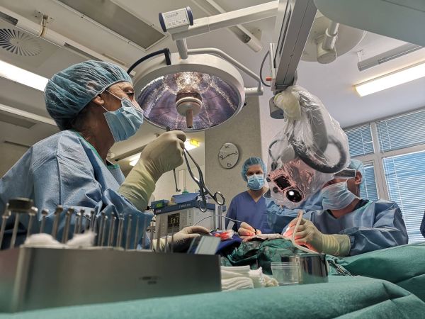 Уникална операция за отстраняване на карцином извършиха във ВМА