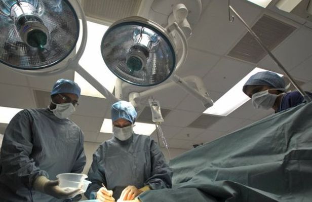 НЗОК да не сключва договор с болници, които извършват една операция на година, поискаха експерти
