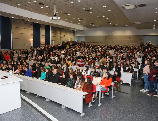 Голям интерес към МУ-Пловдив в Деня на кандидат-студента