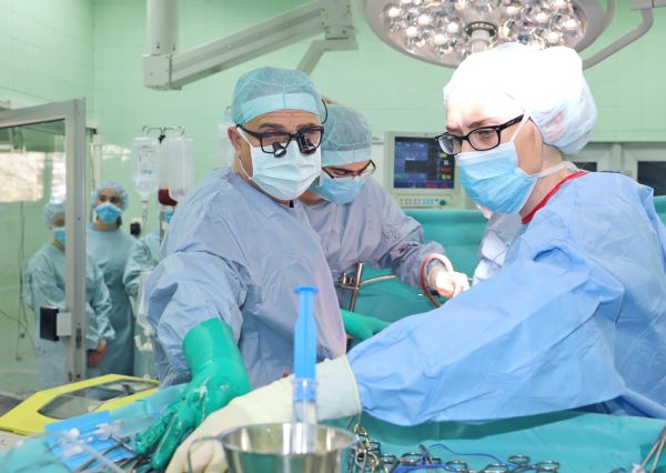 Трансплантираха черен дроб на 58-годишен пациент във ВМА