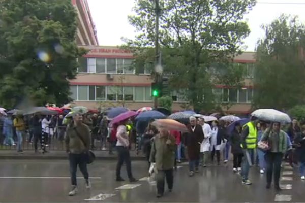 Педиатрите блокираха бул. 