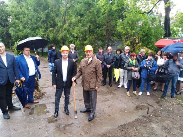 Започна строеж на модерен учебен корпус в МУ-Пловдив