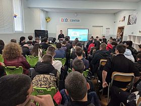 Д-р Бакалов от МБАЛ – Пазарджик с поредна лекция пред ученици за „модерните вредности“