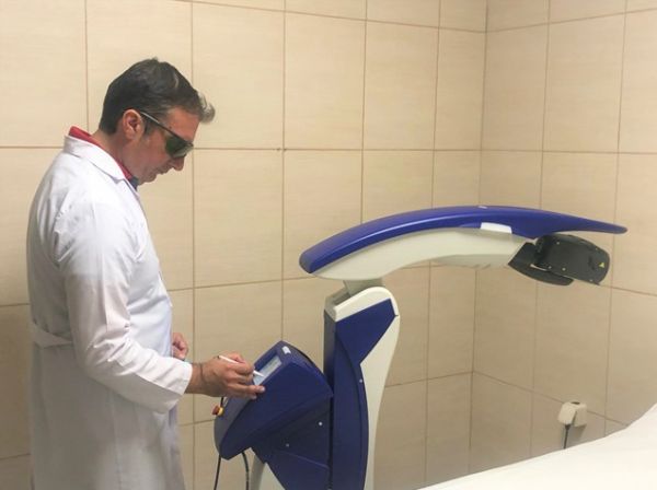 МУ-Варна купи високоенергиен лазер М6 на УМБАЛ „Св. Марина“