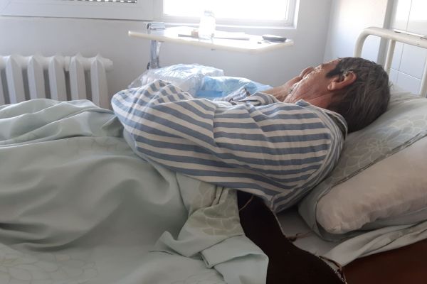 УМБАЛ-Бургас помага на пациент да намери близки, които да поемат лечението му