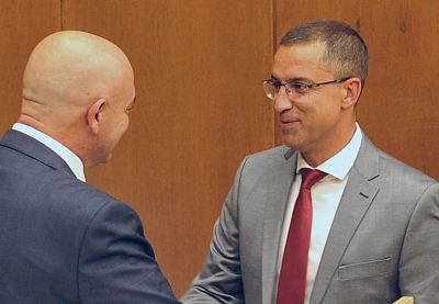Лекар от Бургас е един от 30-те излекувани от COVID-19 у нас
