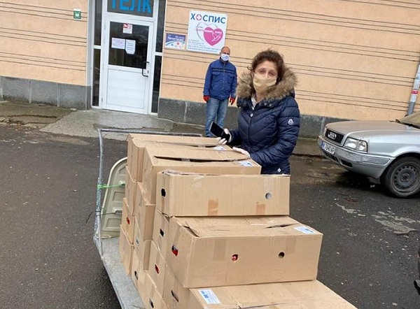 149 пакета с хранителни продукти са раздадени на медици и близките им под карантина