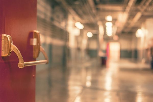 МЗ разширява обхвата на субсидираните заради COVID лечебни заведения