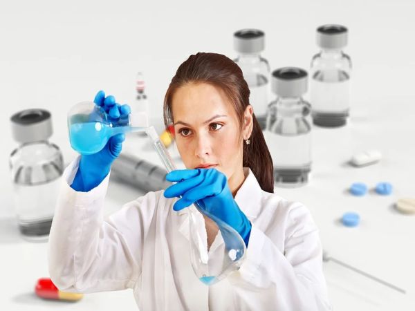 Спряно е тестването на ваксината на AstraZeneca срещу COVID-19