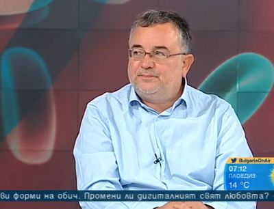 Д-р Ботев: Важно е терапията с плазма да започне рано и при достатъчно висок титър на антитела в нея