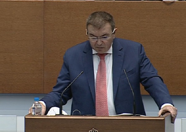 Пак скандал за маските в парламента