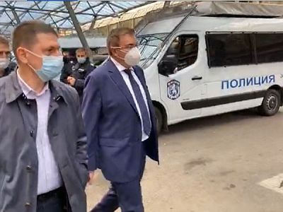 Проф. Ангелов: Тръгват проверки по лабораториите заради забавяне резултати от тестове (Обновена)