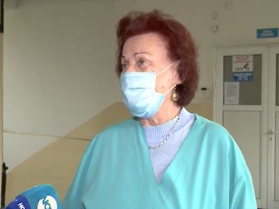 Инфекционист на 81 г. на първа линия в борбата срещу COVID в дупнишката болница