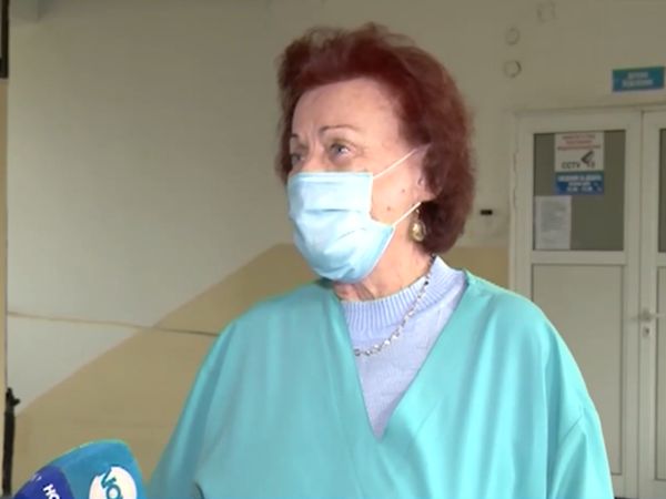 Инфекционист на 81 г. на първа линия в борбата срещу COVID в дупнишката болница